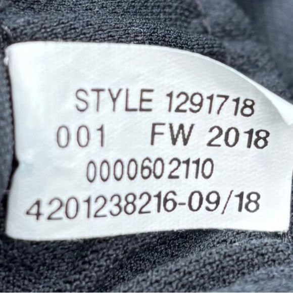 Under Armour Loose Drawstring Black Shorts + White Logo Waist Band Detail, YL - Picture 7 of 8